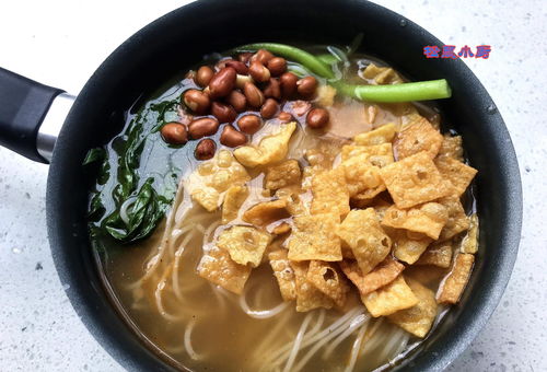 以臭闻名的美食除了臭豆腐还有它,筋道爽滑又q弹,吃一次忘不了