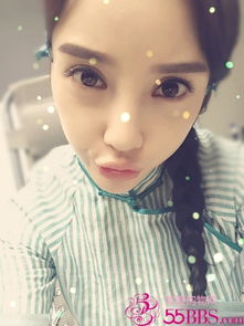 李小璐自拍秀恩爱眼大貌美对嘴吻甜馨