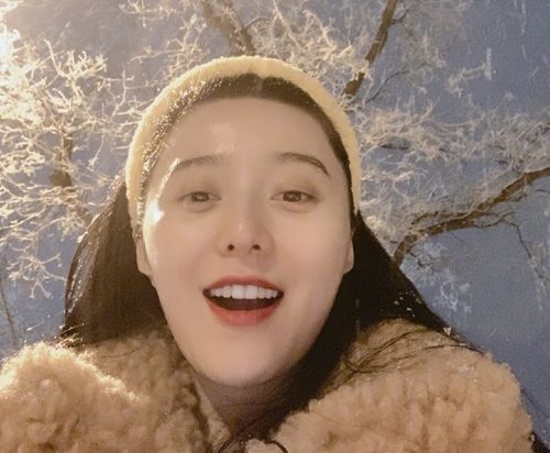 自拍表情图片早上好素颜