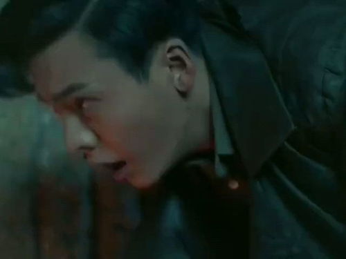 陈伟霆演技大爆发,探寻千年古墓被头发怪缠上亲手拔掉,看着都疼