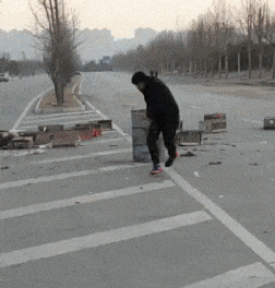 爆笑gif马上就要吃饭了,就别拍了
