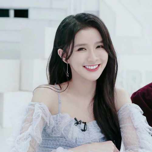 你明明长得很美,为什么笑起来不好看