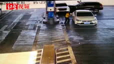 表情帅四川交警执勤时遇孕妇即将临盆跨上铁骑跟上我的警车走...表情
