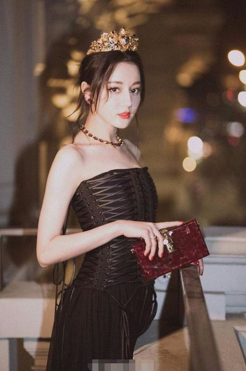 迪丽热巴照片太美遭日本网友质疑小时候照片就看出是纯天然美貌