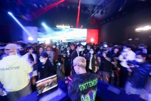 午夜表情跟随雅典表,探索冰火极旅的奇想世界