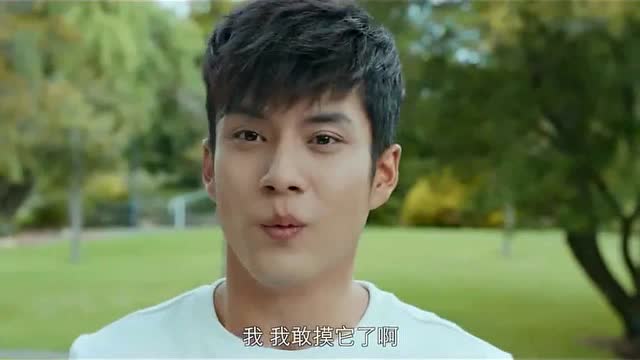 赛车技术超级6的韩东君,没想到怕兔子,最后表情亮了