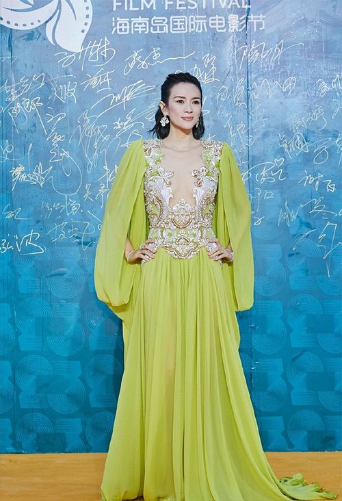 章子怡还是那么美,穿苹果绿长裙甜美清新,如同仙女下凡一般