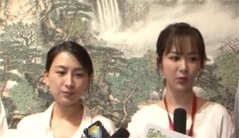 红了就膨胀了杨紫接受采访给前辈举话筒,脸上的表情却耐人寻味