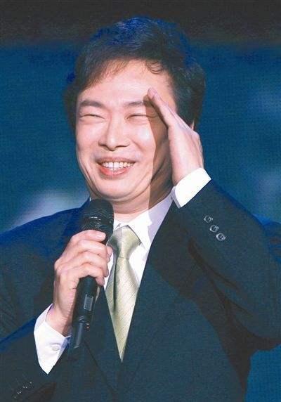 没想到,污妖王费玉清瞒了观众22年,他的三副面孔