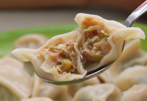 和饺子馅有秘诀,掌握这几点,做出的饺子鲜香多汁