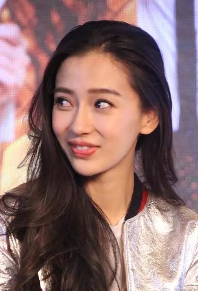 没了赵丽颖的秀场,王子文要和大宝贝battle吗
