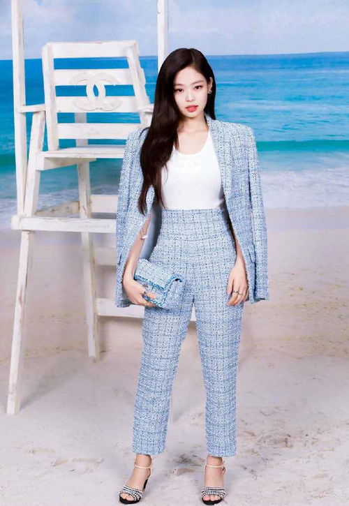 jennie奶茶私服超温柔,表情高冷玩儿换装游戏,猫系少女好软萌