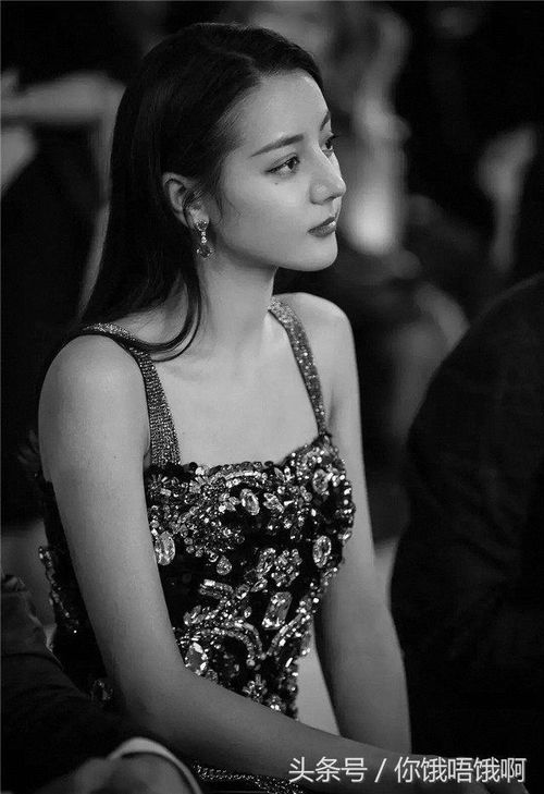 女明星的侧脸迪丽热巴美艳赵丽颖可爱杨幂的鼻孔像宇宙黑洞