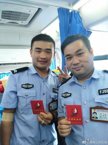 警察献血面部拧成表情包网友谁还不是个宝宝呢
