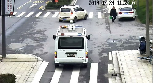 表情13公里的生死救援男子驾车心脏病突发交警接力急救手机新蓝网表情