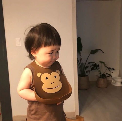 一组看一眼就很开心的萌娃表情包