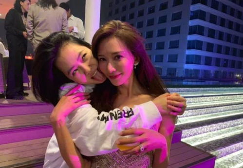林志玲不愧是国民女神,身材妖艳怎么搭都好看,虏获众多宅男心