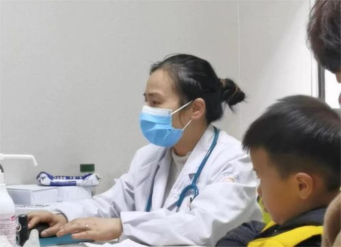 孩子喉咙长泡泡,医生提醒疱疹性咽峡炎进入高发季