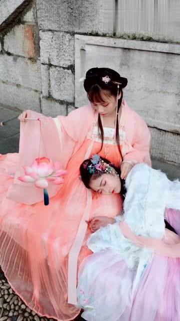 汉服古装这是两位仙子下凡了吗画面美的不要不要的
