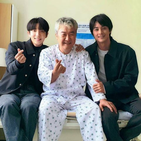 恶之花李准基长文谢粉丝与工作人员笔记手稿公开美丽字迹