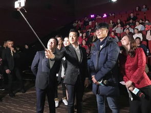佟大为出席外公芳龄38首映携手联合国请单亲妈妈观影