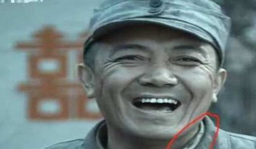 亮剑为何能热播14年老影迷看李云龙的衣领,这才是经典