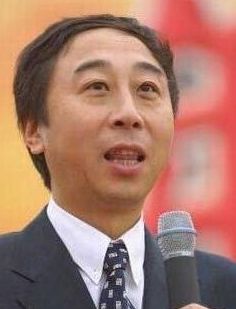 59岁的冯巩妻子旧照曝光,原来冯巩每天要面对如此的妻子