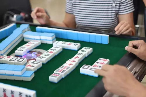 女子约牌友打牌欠1000元,要求发生关系,男方她是自愿的