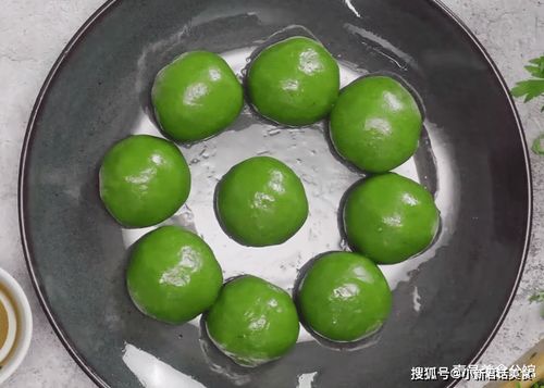 4月这菜是个宝,清明节必备食材,儿时田间到处都是,包团子特香