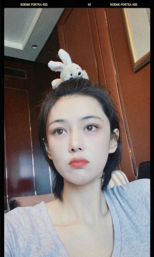 张馨予在机场拒绝他人插队被针对,霸气回怼谁有问题