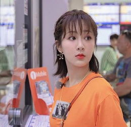 杨紫王俊凯被迫穿中式婚服,两人表情说明一切,网友过分了
