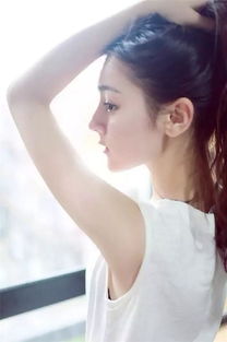 迪丽热巴侧脸