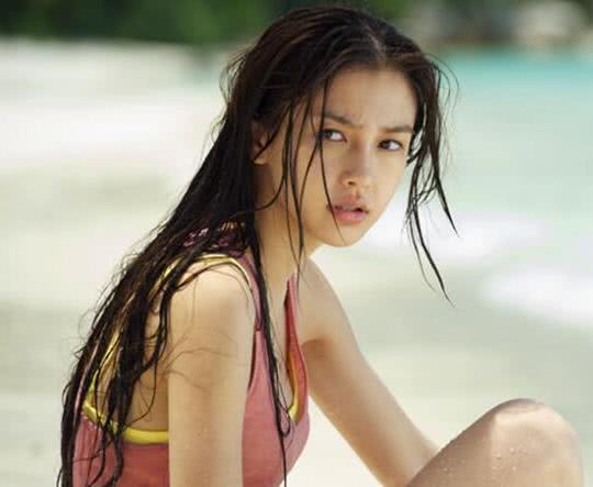 6位女星泳衣照,baby迪丽热巴上榜,最后一个很惊艳