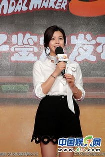 外公芳龄38陈妍希首演喜剧变土妞大跳广场舞