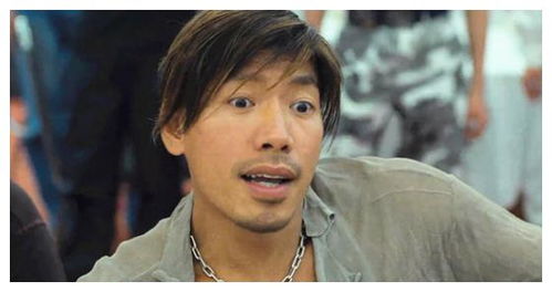 56岁乌鸦哥张耀扬,演了一辈子坏人,如今却沉迷给老人送温暖