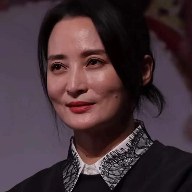 49岁蒋勤勤和53岁吴越,年龄在气质面前不值一提,陈建斌后悔过吗
