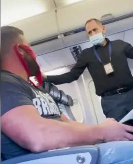 不戴口罩戴女士丁字裤机组人员直接将男子赶下飞机,还有乘客对其表示支持