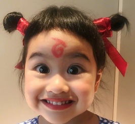 包贝尔女儿神还原哪吒,表情可爱到位,网友饺子是原型吧