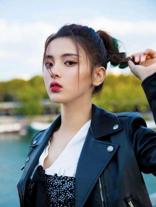 农村女孩成为miumiu唯一邀请看秀的中国艺人实至名归