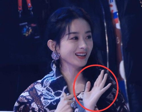 星光大赏吴亦凡赵丽颖互动,杨幂李现神同步,她催玩游戏他憨笑