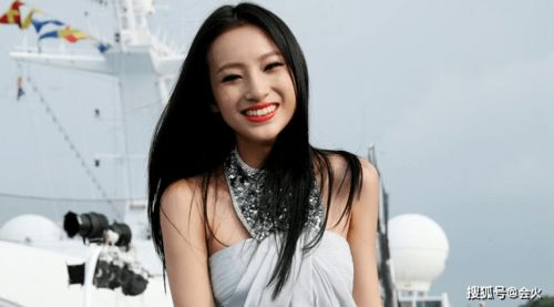18岁参加选美大赛,曾与董卿同台主持,马凡舒凭这3点成央视主推新人
