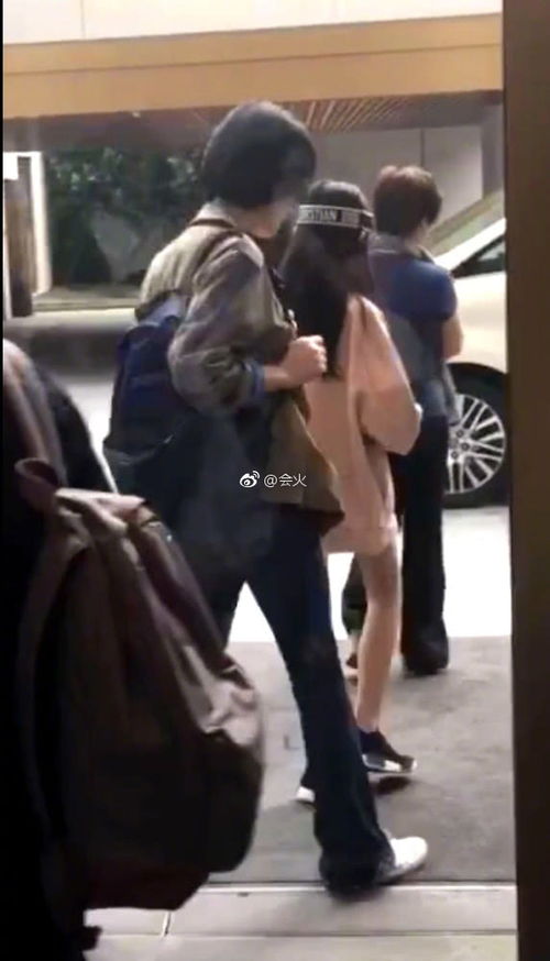 王菲12岁小女儿李嫣与闺蜜逛街,两小时花十万,网友评有钱真好