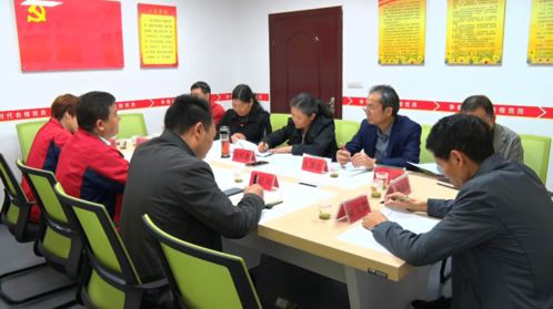 开阳县政协视察县融媒体中心运行情况