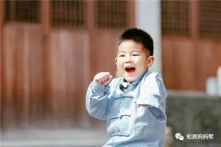 娱乐圈丑萌丑萌的明星宝宝大盘点,搞笑萌翻众人,他竟也上榜了