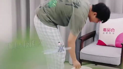 李晟不在家,李佳航为丈母娘打洗脚水,比亲儿子还要孝顺