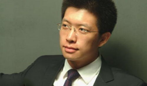 这才叫专业直播画面切错,朱广权吓出表情包,网友心疼又好笑