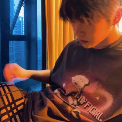 男头像阳光干净氛围感