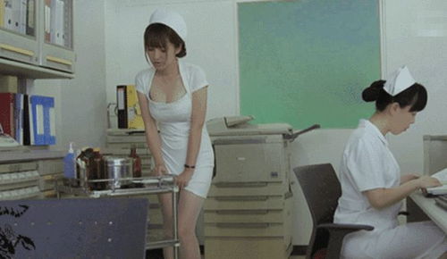 在医院看到一个美女护士,看着她在那颤抖不知道啥意思哈哈哈哈