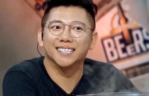 沙溢牙白到失真,金晨烤瓷牙出戏,明星假牙各有各的尴尬