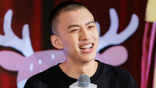 炸场付航喜剧之王综艺首秀,表情丰富演绎猴式脱口秀